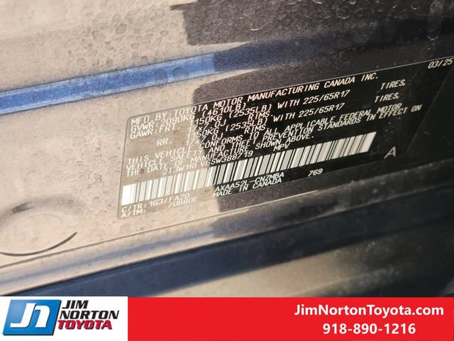Used 2025 Toyota RAV4 XLE FWD image 32