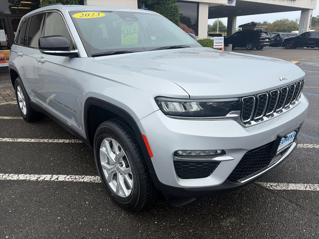 Used 2023 Jeep Grand Cherokee Limited AWD/4WD image 27