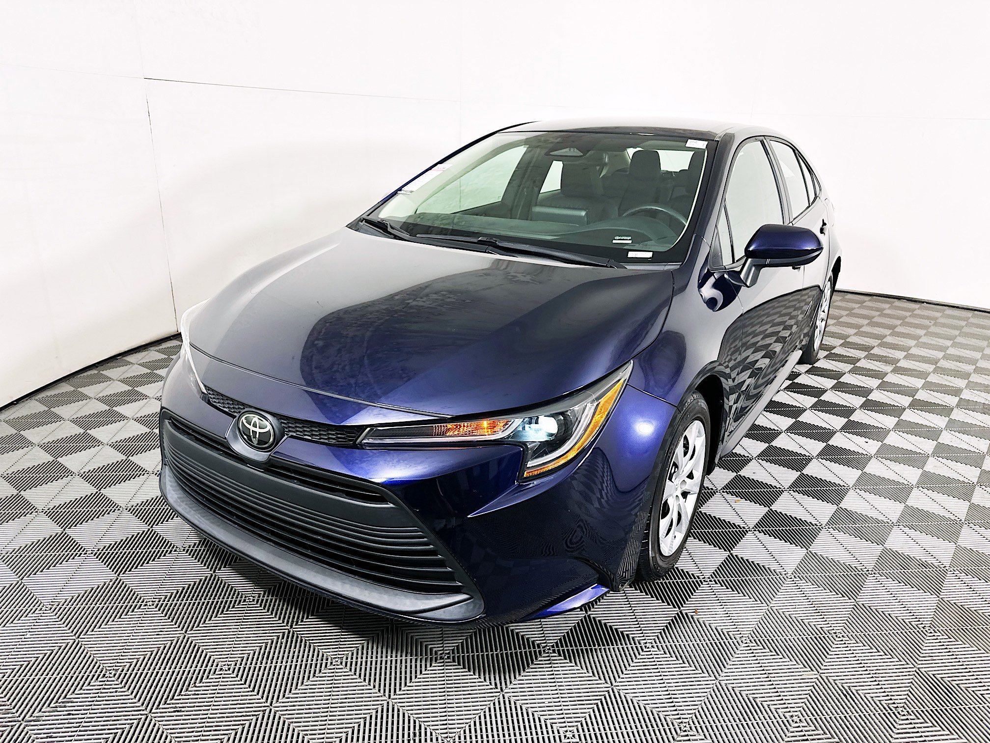 Used 2024 Toyota Corolla LE FWD image 7