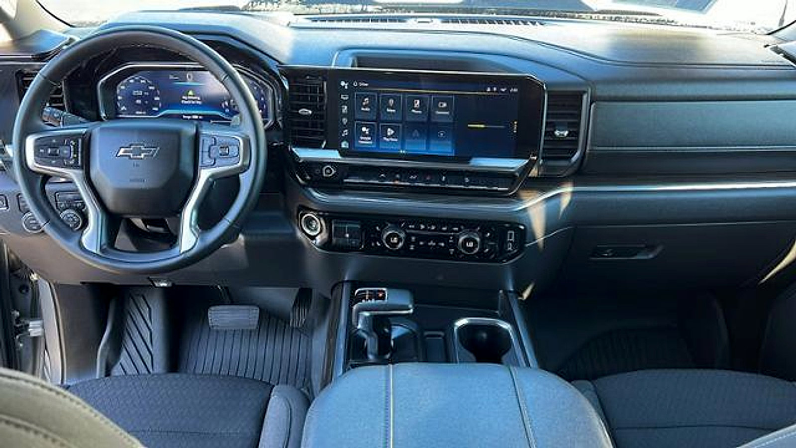 Used 2025 Chevrolet Silverado 1500 LT Trail Boss w/ Convenience Package II image 17