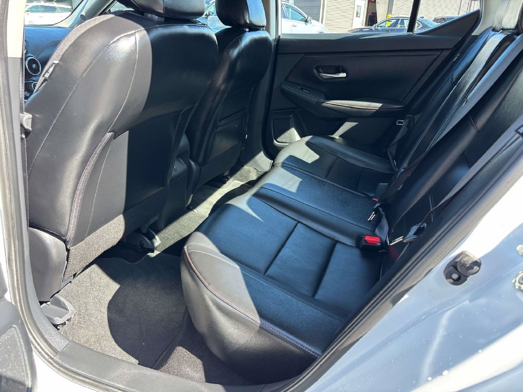 Used 2023 Nissan Sentra SR w/ SR Premium Package FWD image 7