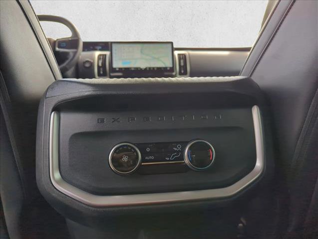 Used 2025 Ford Expedition Active image 19