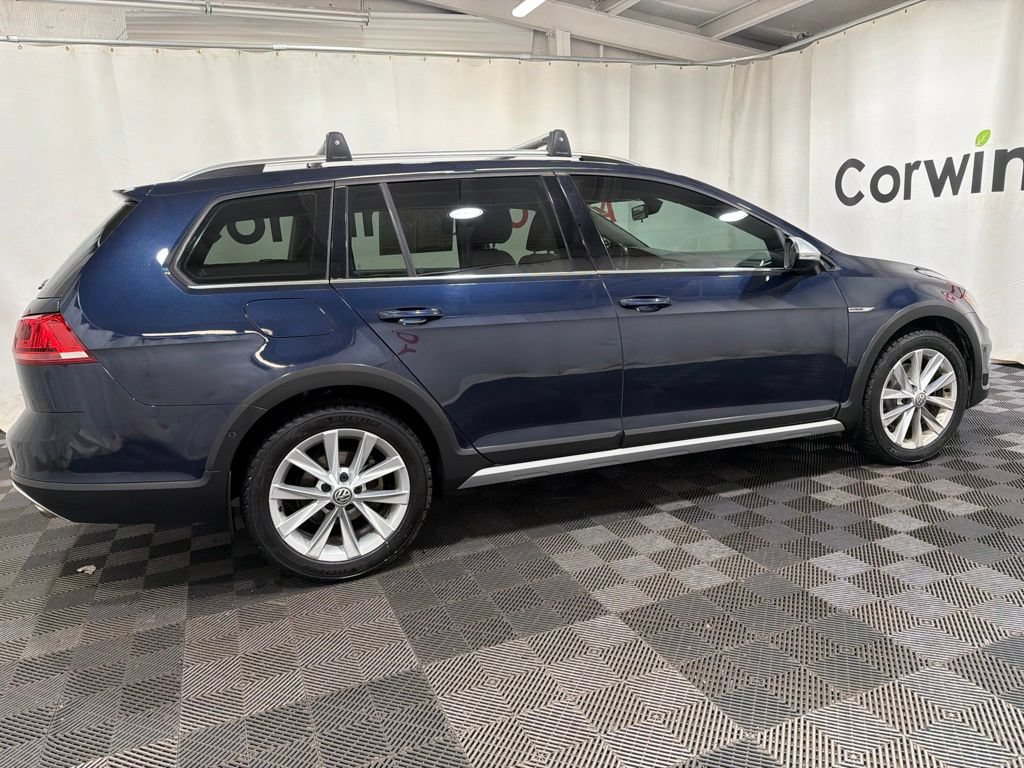 Used 2017 Volkswagen Golf Alltrack SE AWD/4WD image 10