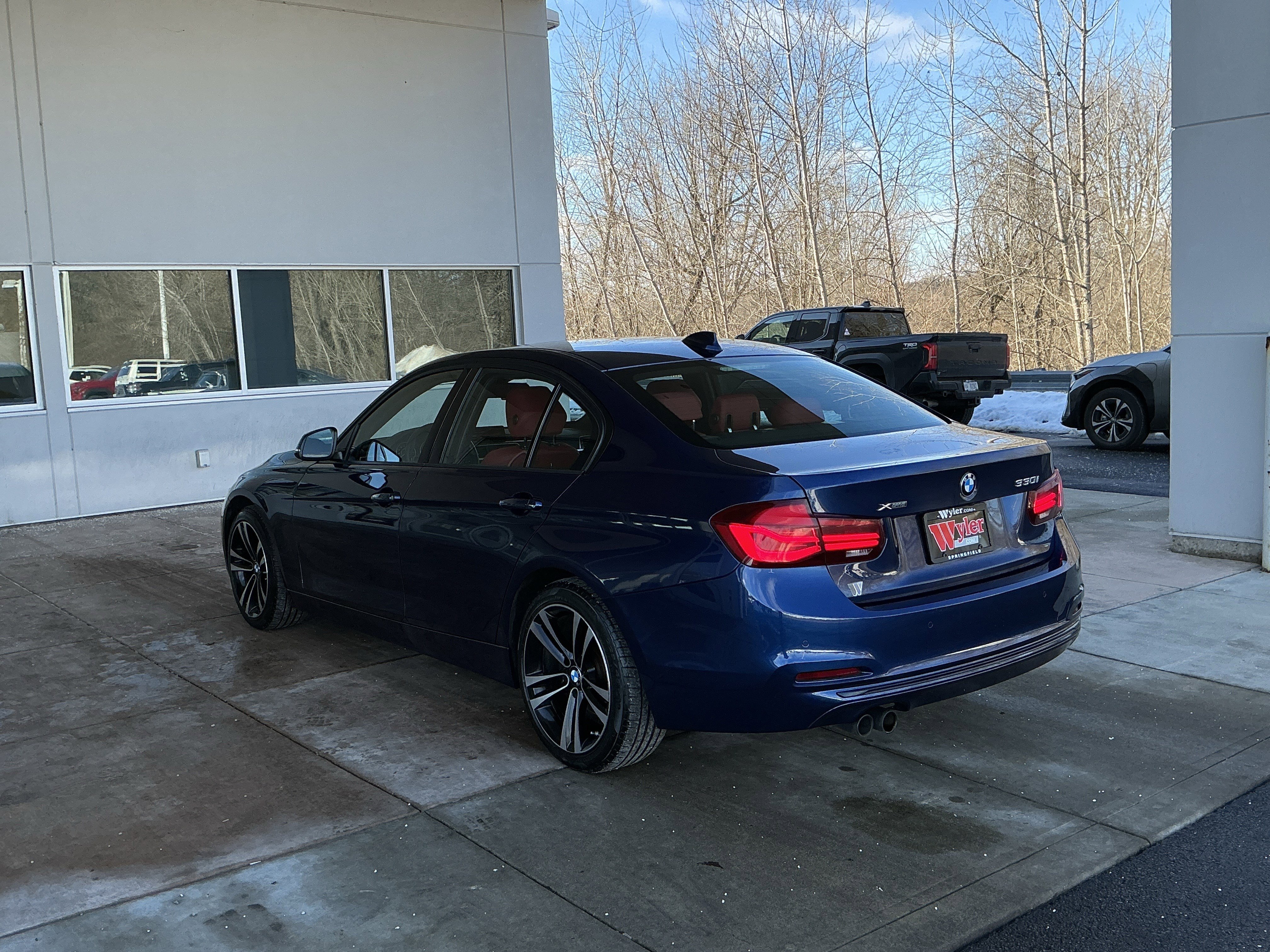 Used 2018 BMW 330i xDrive Sedan w/ Premium Package image 20