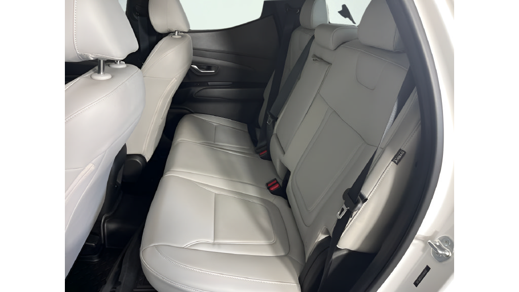 Used 2025 Hyundai Santa Cruz SEL FWD image 12