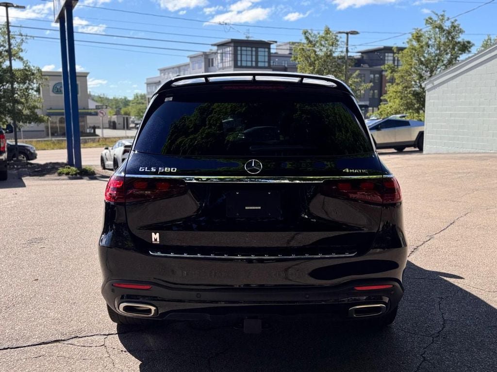 Used 2026 Mercedes-Benz GLS 580 4MATIC image 5