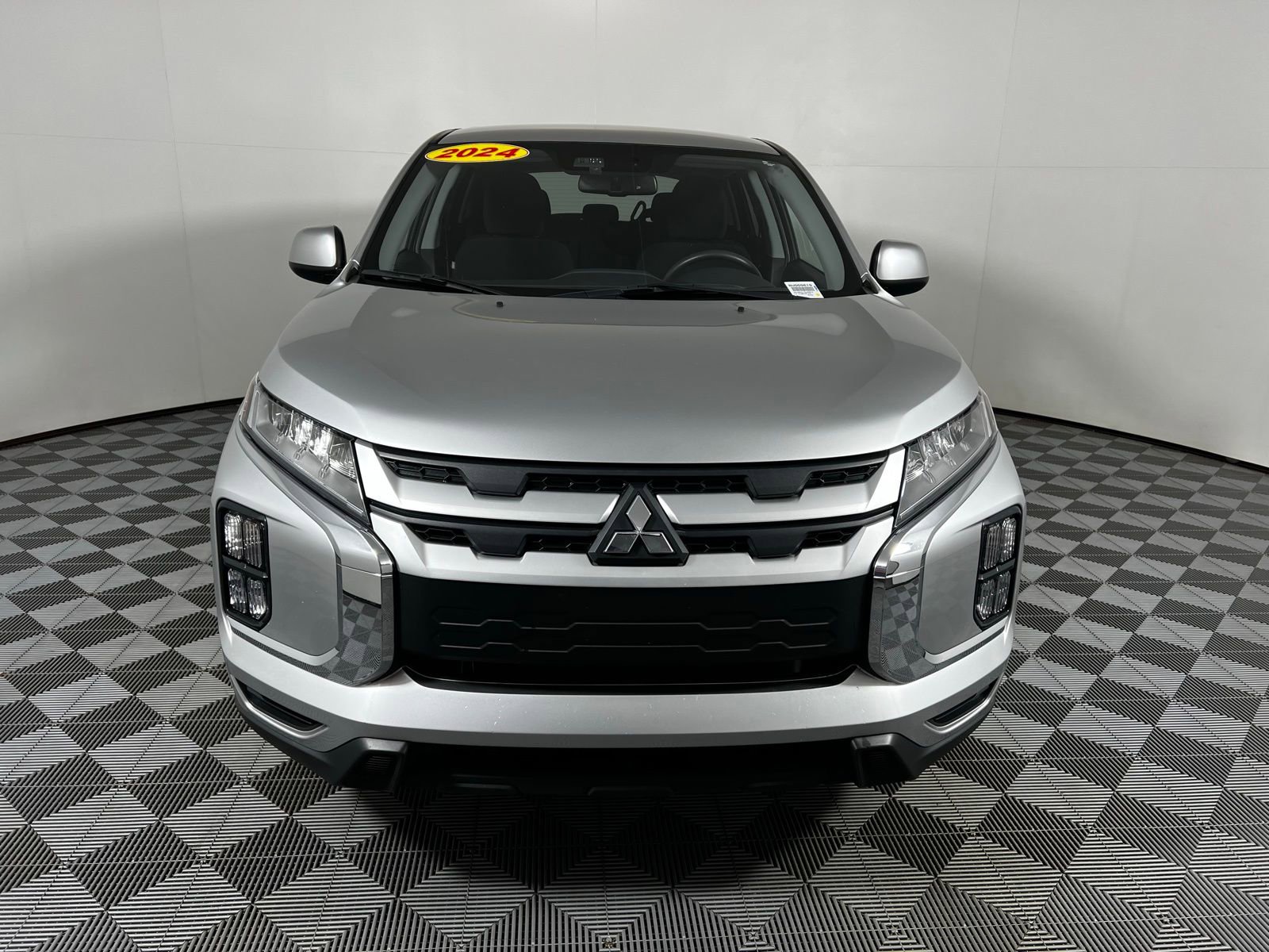 Used 2024 Mitsubishi Outlander Sport ES image 2