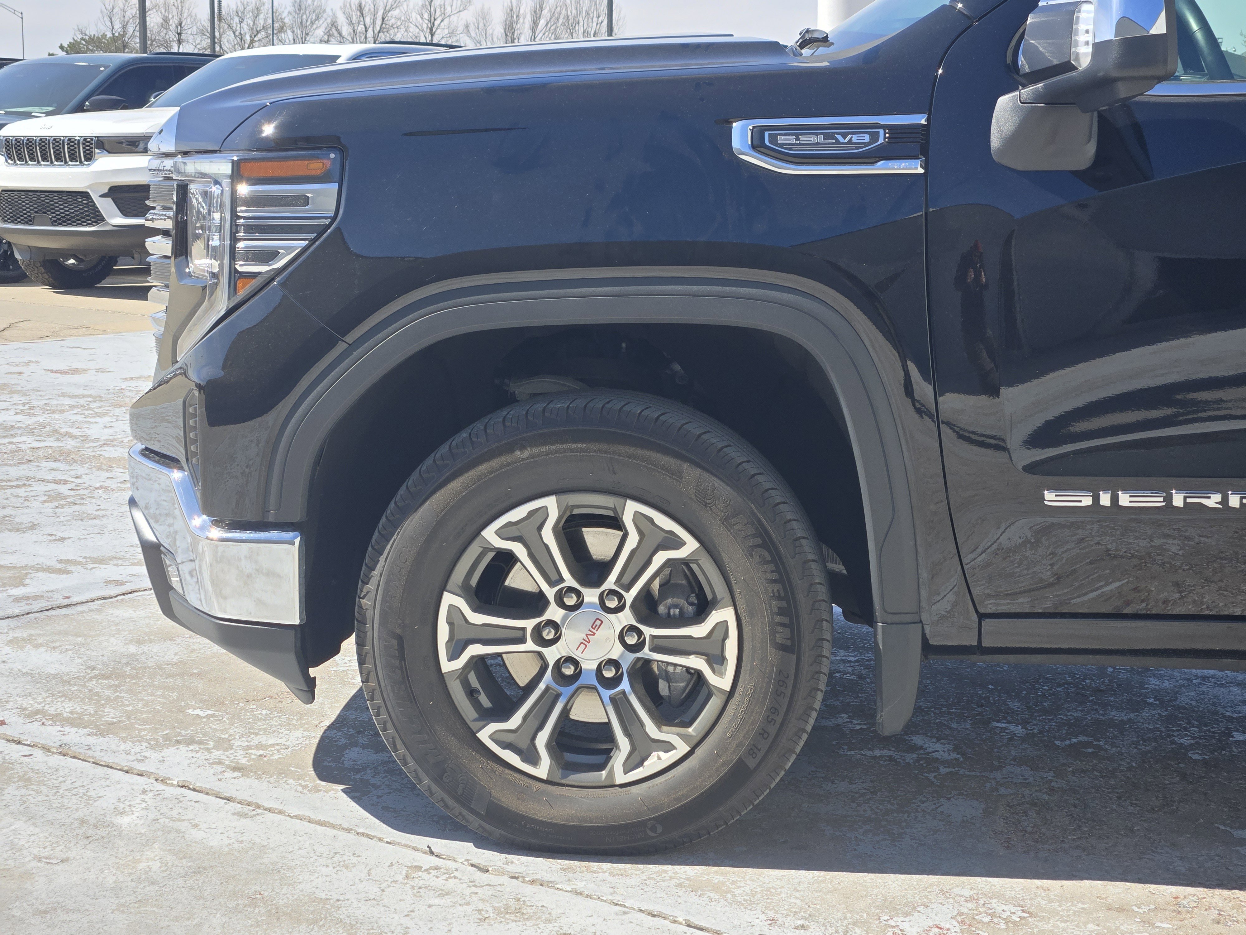 Used 2024 GMC Sierra 1500 SLT image 9