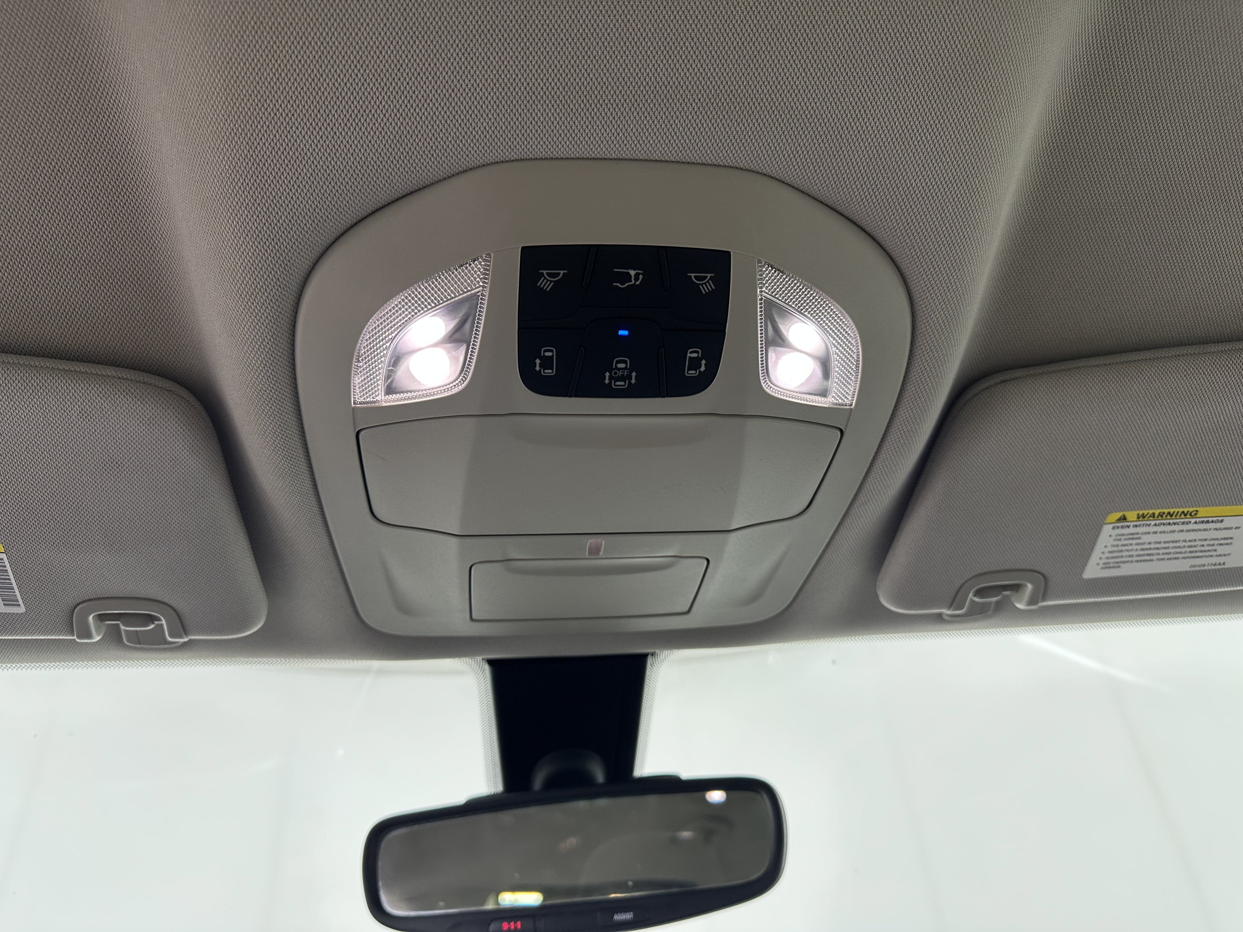 Used 2017 Chrysler Pacifica Touring w/ Tire & Wheel Group FWD image 24