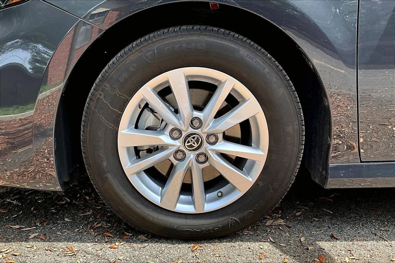 Used 2025 Toyota Camry LE FWD image 34