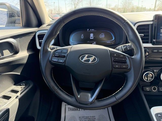 Used 2023 Hyundai Venue Limited image 24