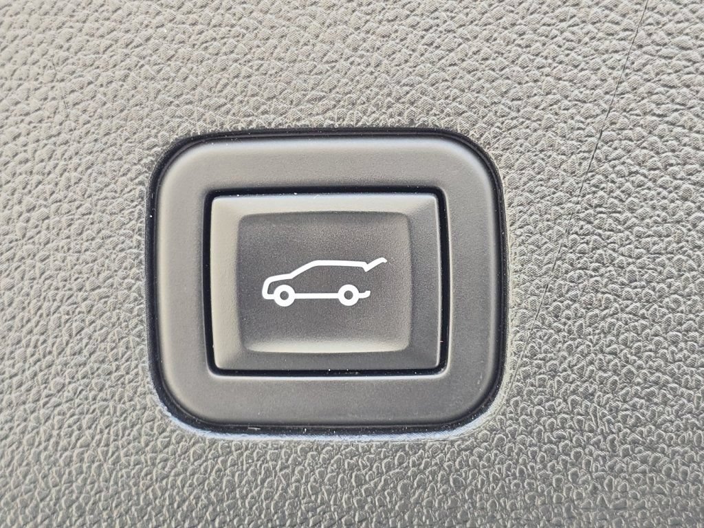 Used 2023 GMC Yukon SLT w/ SLT Premium Package AWD/4WD image 23