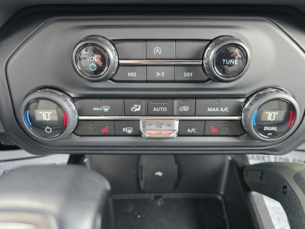 Used 2024 Ford Bronco Everglades image 40