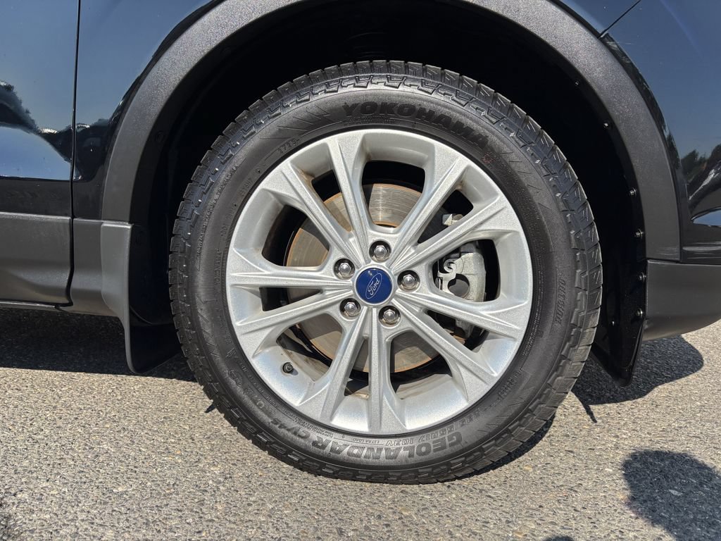 Used 2017 Ford Escape SE w/ SE Leather Comfort Package AWD/4WD image 9