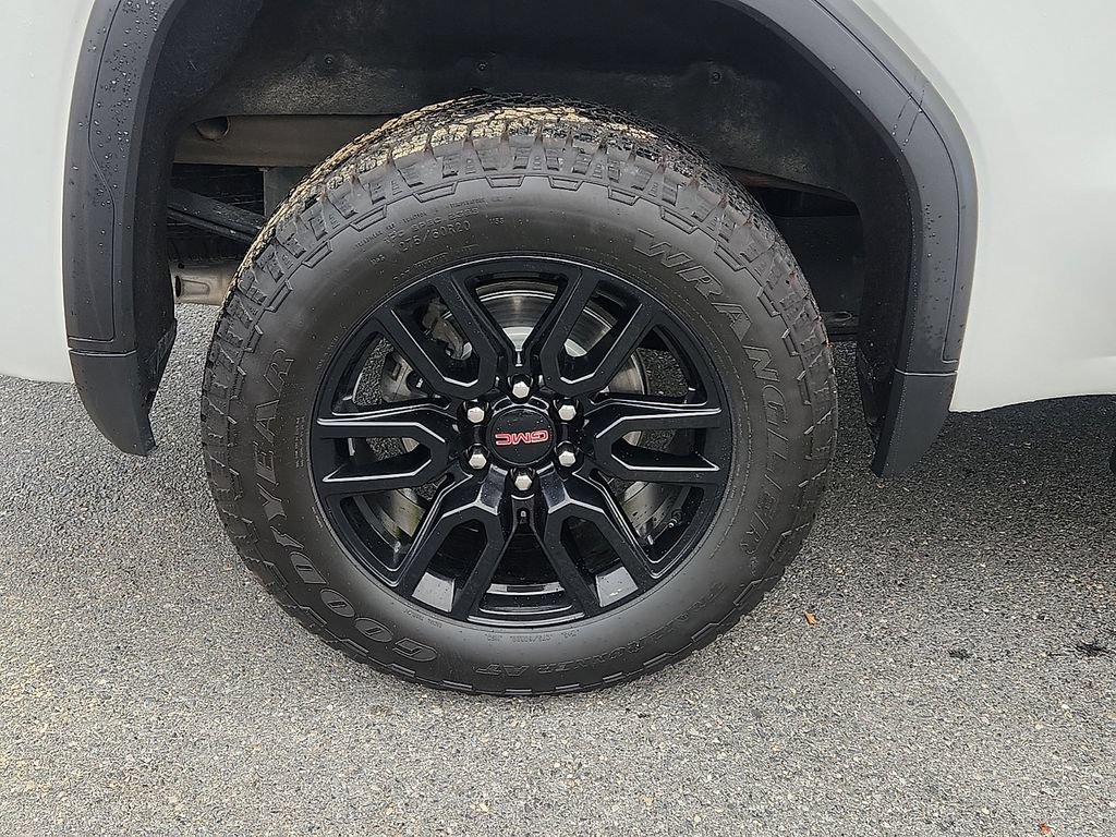 Used 2024 GMC Sierra 1500 Elevation w/ LPO, Elevation Black Package AWD/4WD image 8