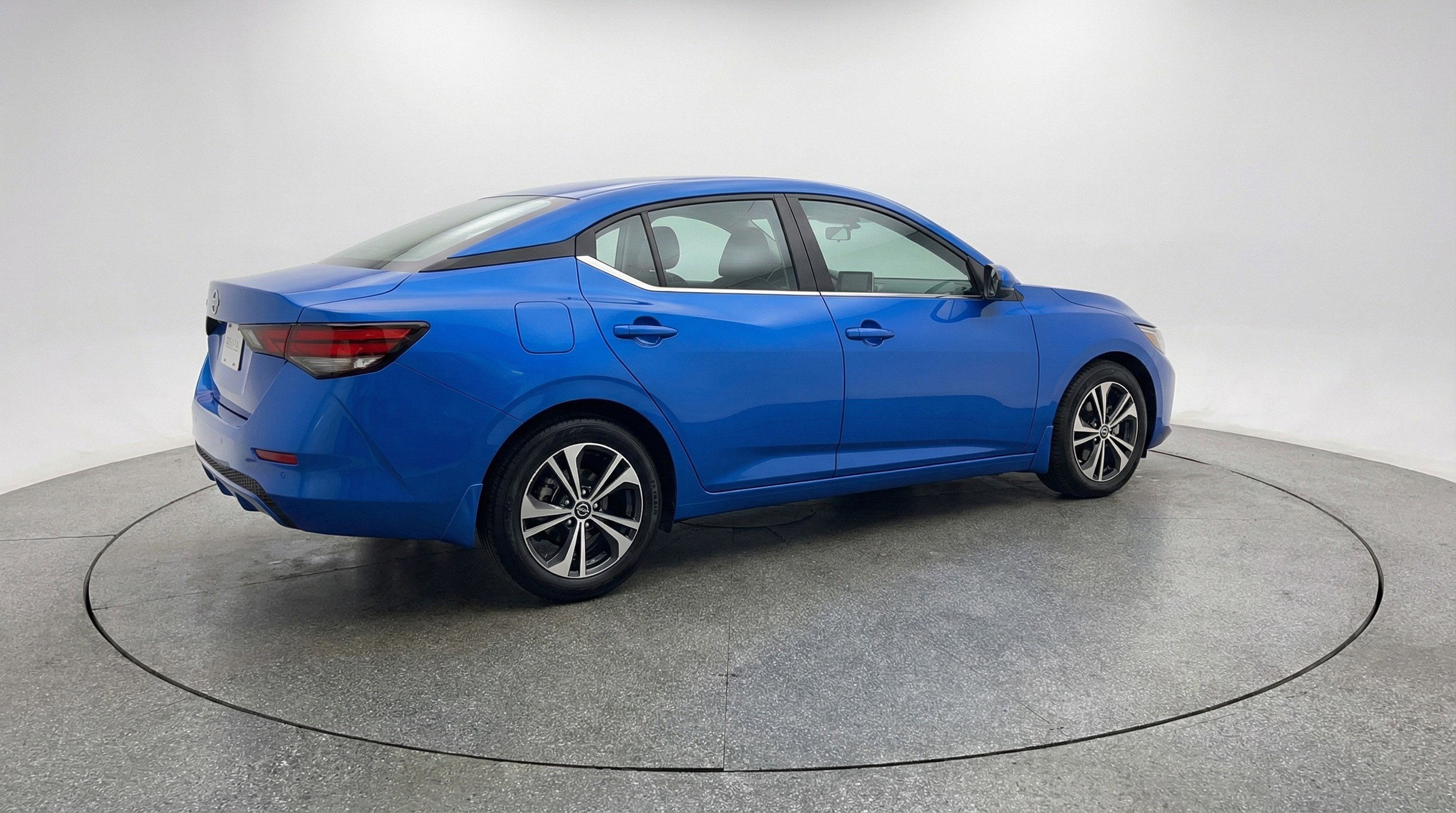 Used 2025 Nissan Sentra SV image 9