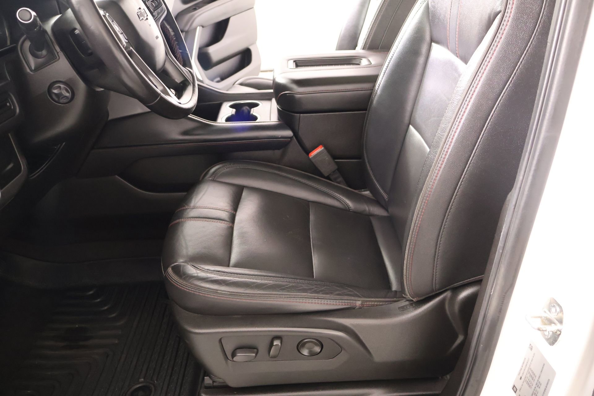 Used 2021 Chevrolet Tahoe RST w/ Luxury Package RWD image 10