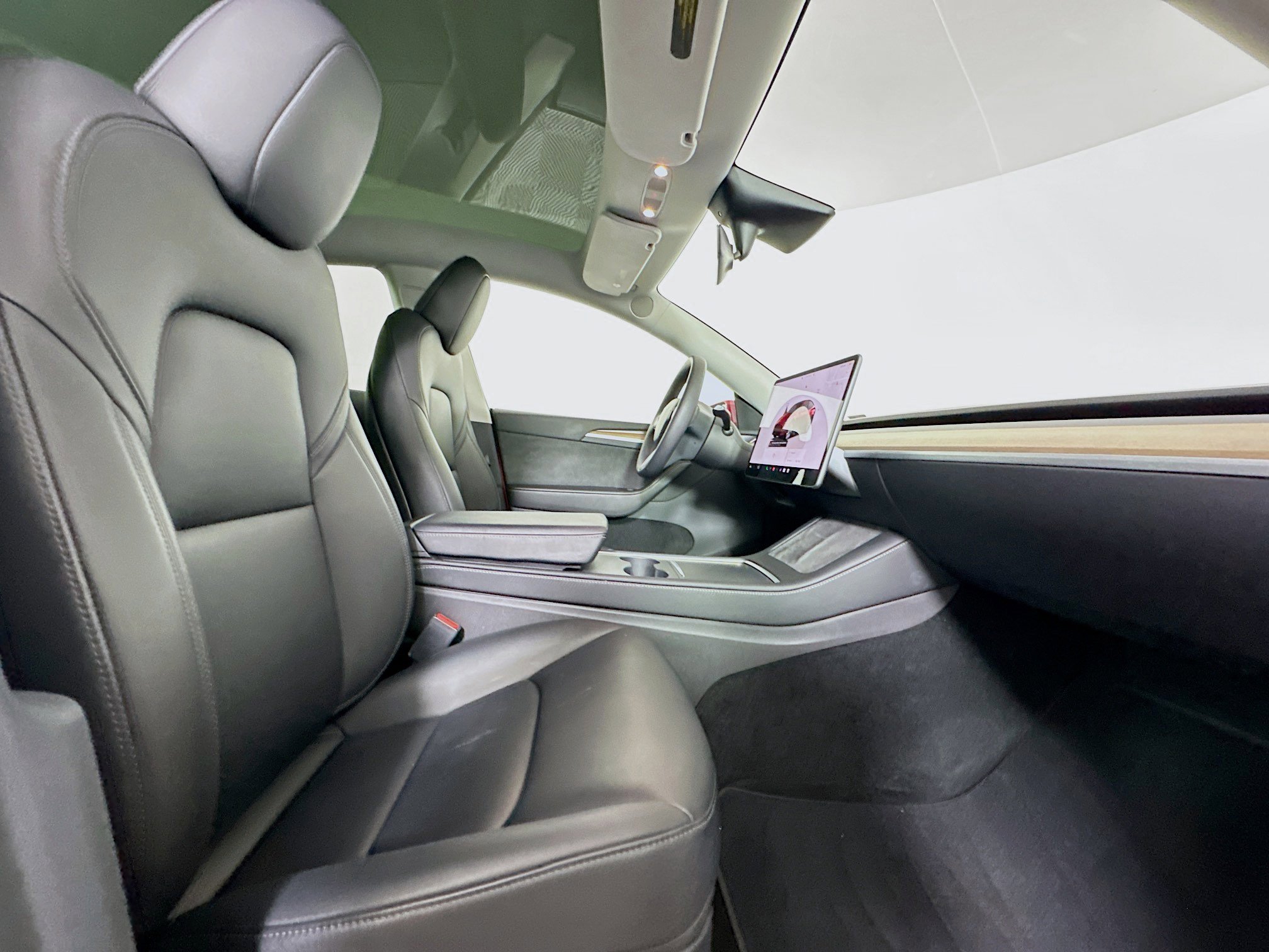 Used 2023 Tesla Model Y Long Range image 32