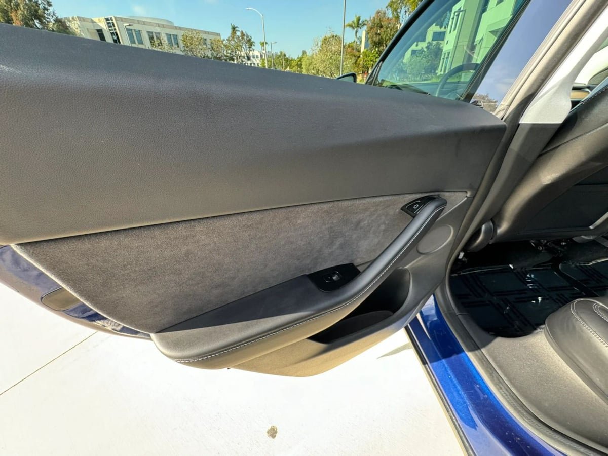 Used 2023 Tesla Model Y Long Range AWD/4WD image 23