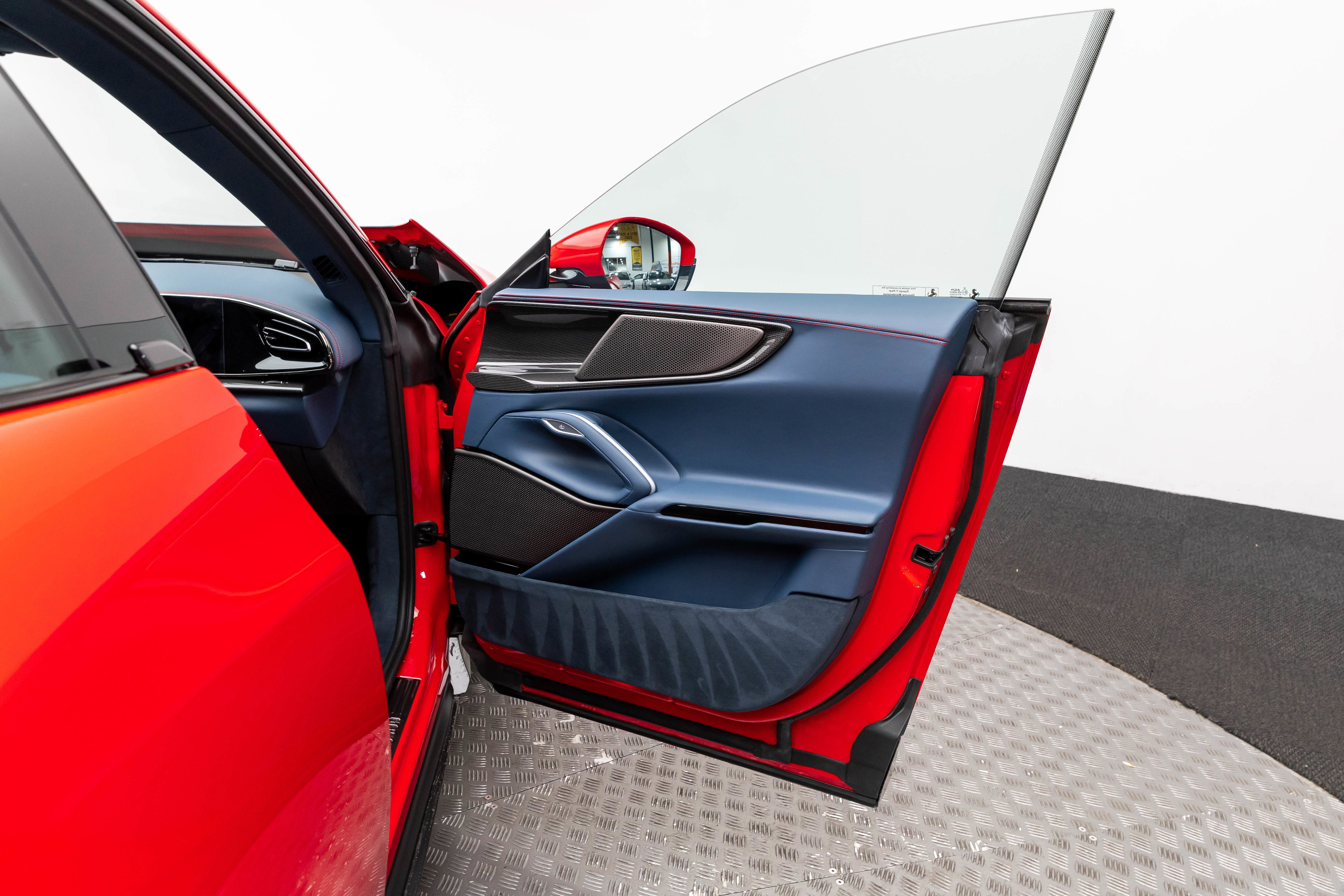 Used 2026 Ferrari Purosangue AWD/4WD image 33