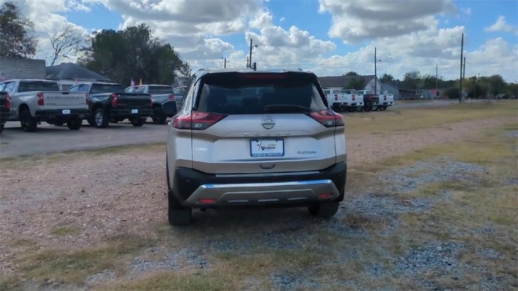 Used 2021 Nissan Rogue Platinum image 7