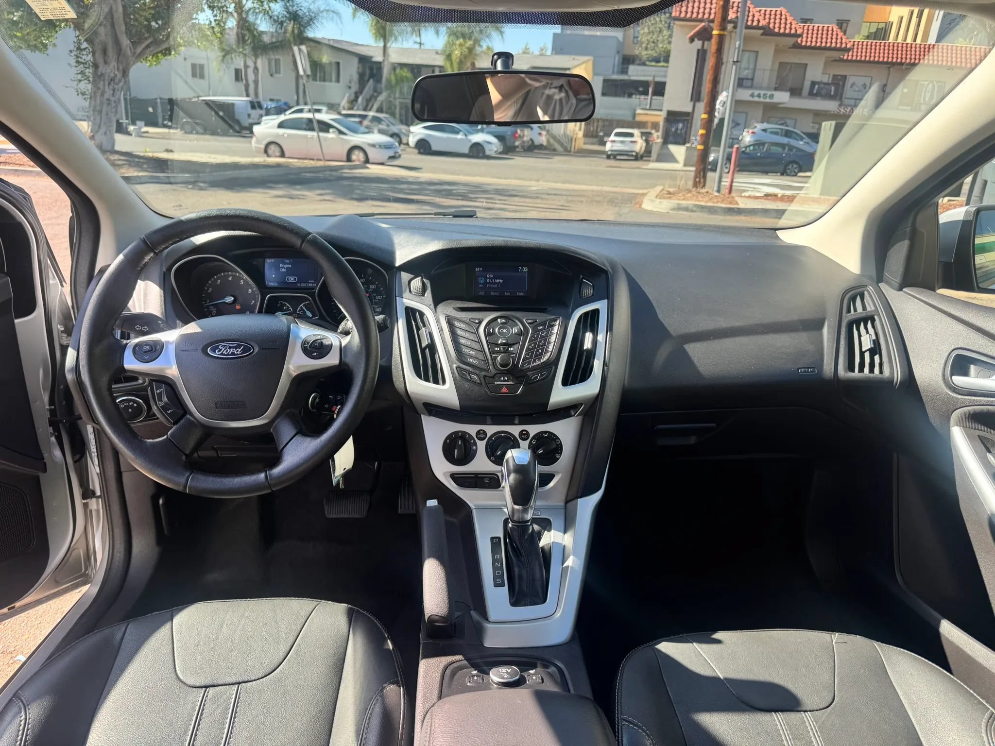 Used 2014 Ford Focus SE w/ Equipment Group 201A FWD image 10
