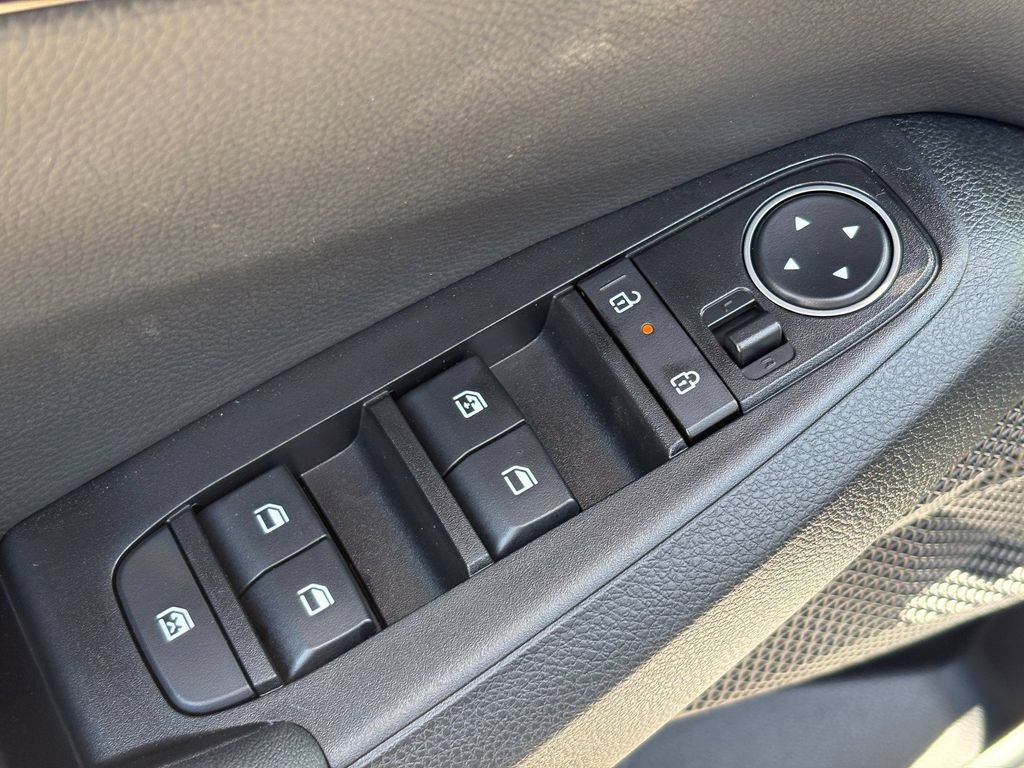 New 2026 Kia Seltos S FWD image 16