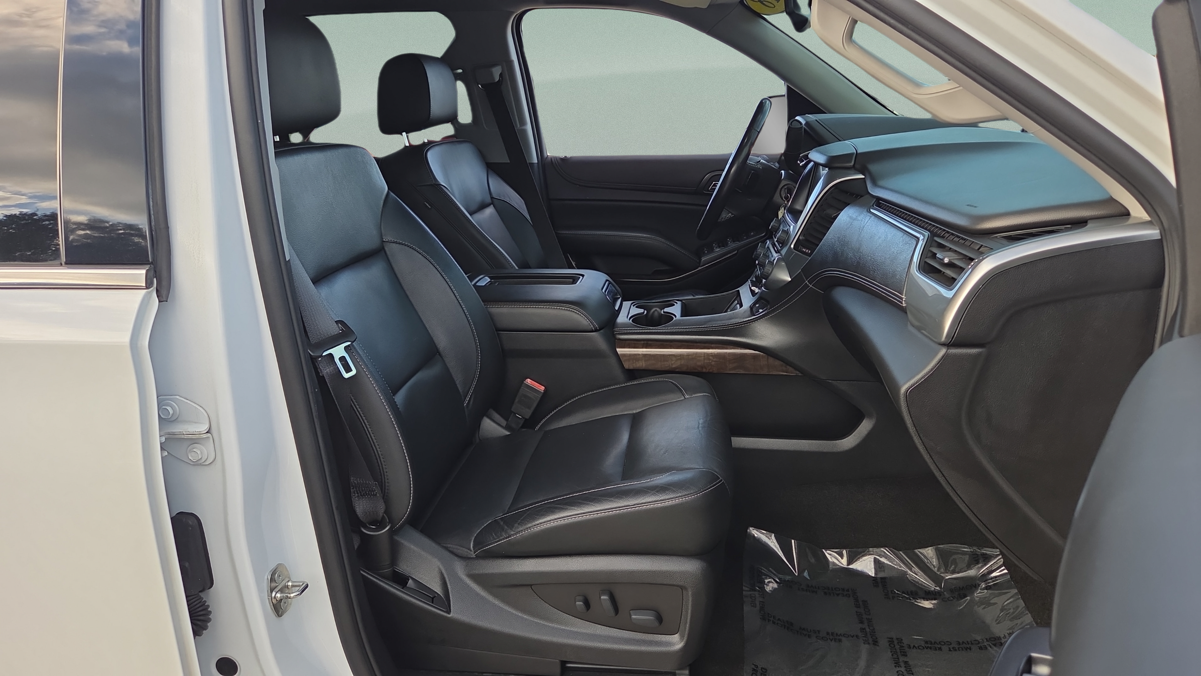Used 2018 Chevrolet Suburban LT RWD image 17