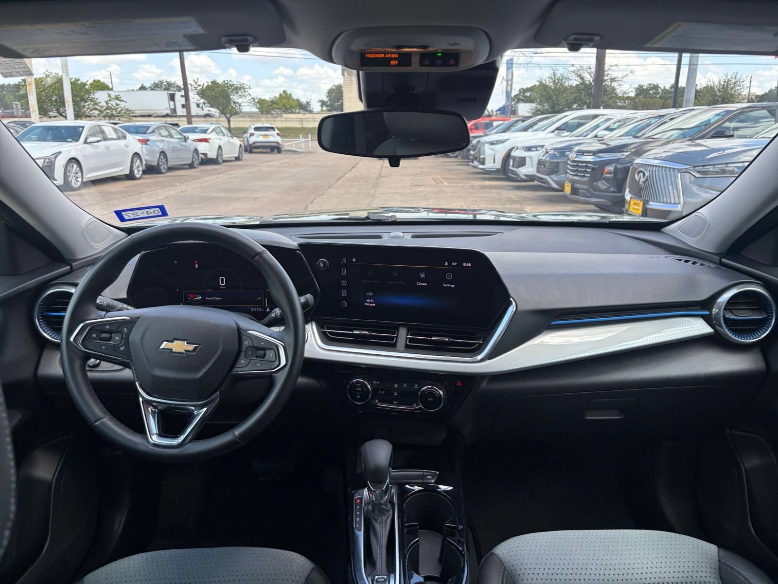 Used 2025 Chevrolet Trax LT w/ LT Convenience Package FWD image 27