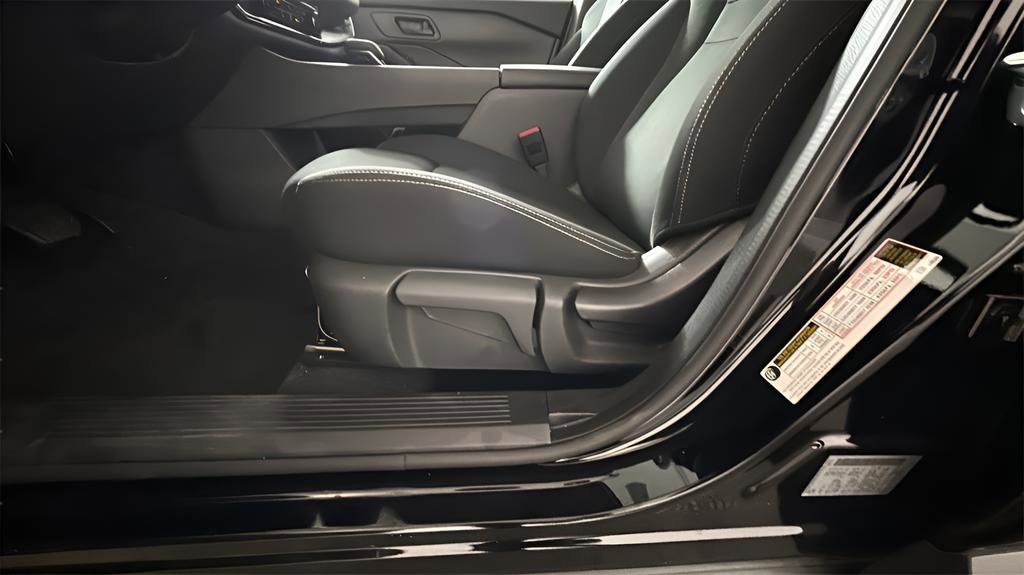 Used 2024 Nissan Rogue S image 20