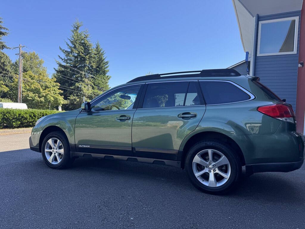 Used 2014 Subaru Outback 2.5i Limited AWD/4WD image 5