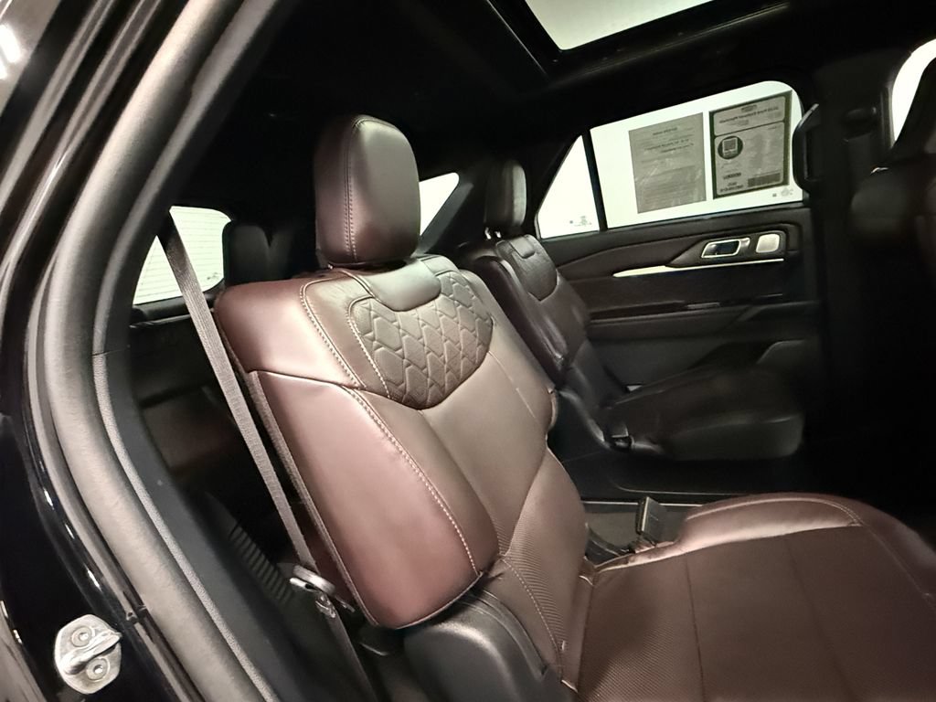 Used 2025 Ford Explorer Platinum w/ LUX Leather Package AWD/4WD image 66