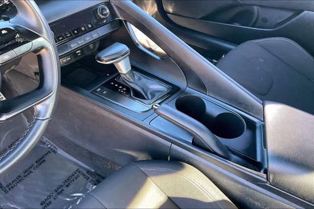 Certified 2025 Hyundai Elantra Sport w/ Cargo Package image 17