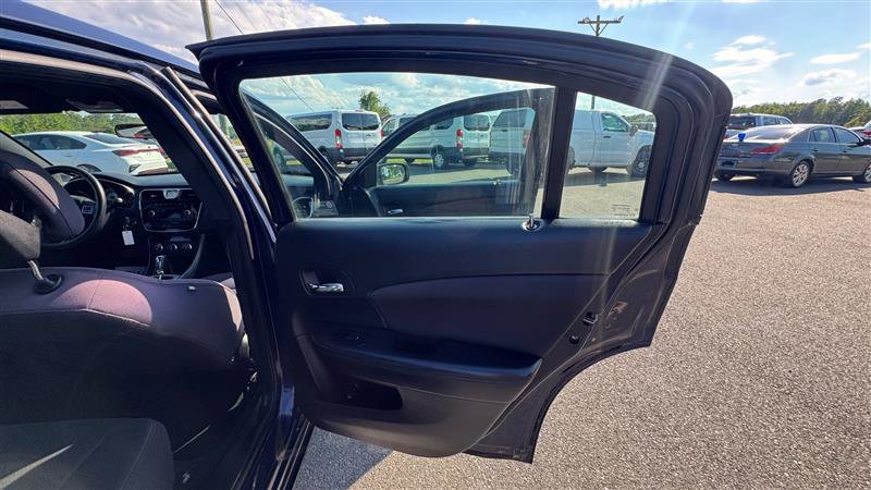 Used 2014 Chrysler 200 LX FWD image 32