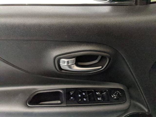 Used 2022 Jeep Renegade Altitude w/ Sun/Sound Group AWD/4WD image 19