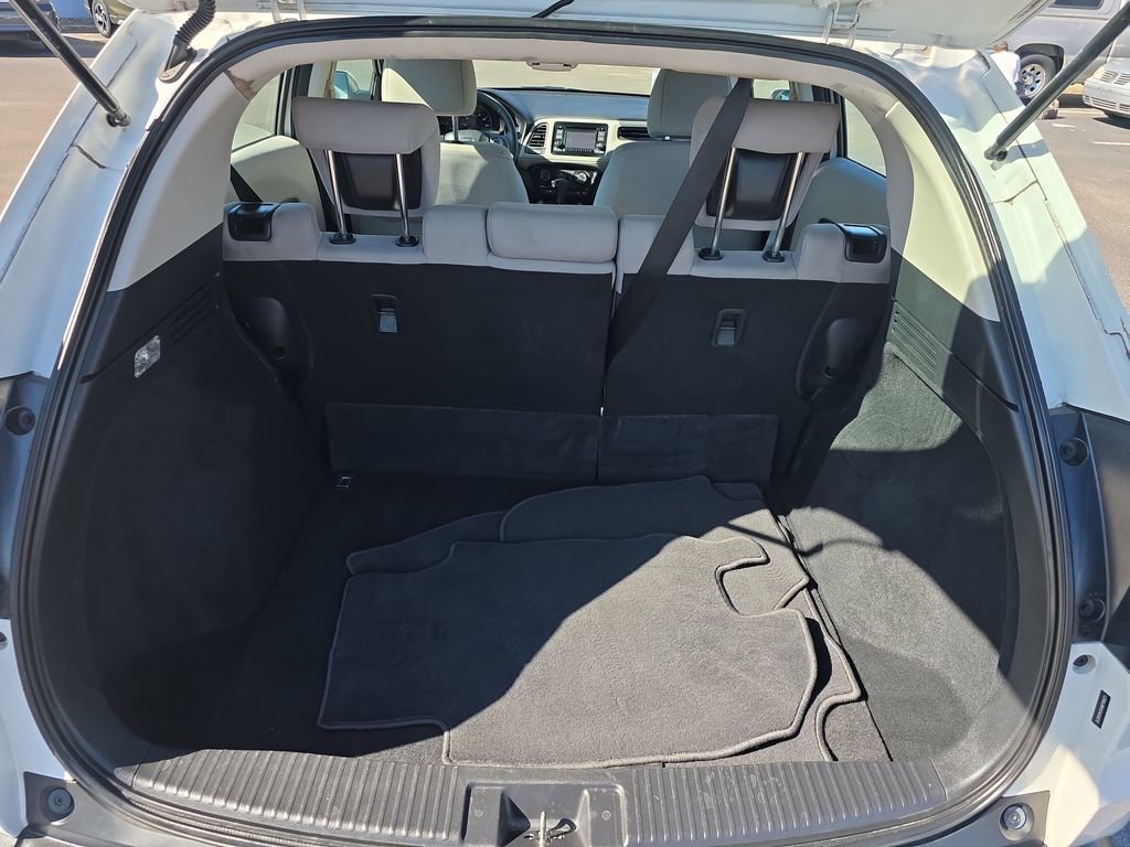 Used 2017 Honda HR-V LX image 7