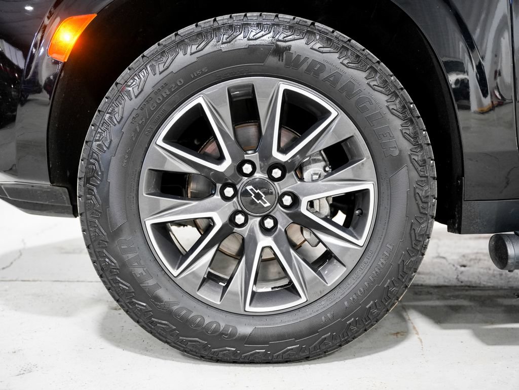 Used 2022 Chevrolet Tahoe Z71 w/ Z71 Off-Road Package AWD/4WD image 43