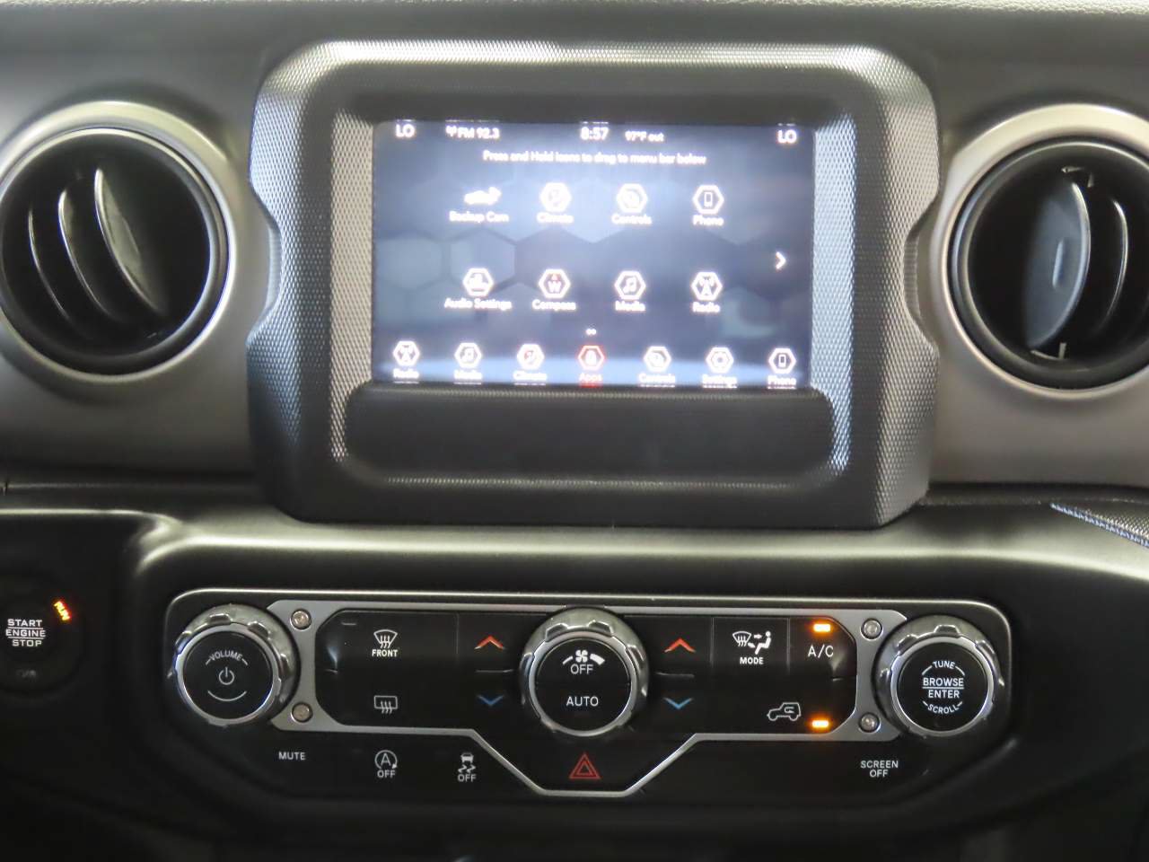 Used 2021 Jeep Gladiator Sport AWD/4WD image 13