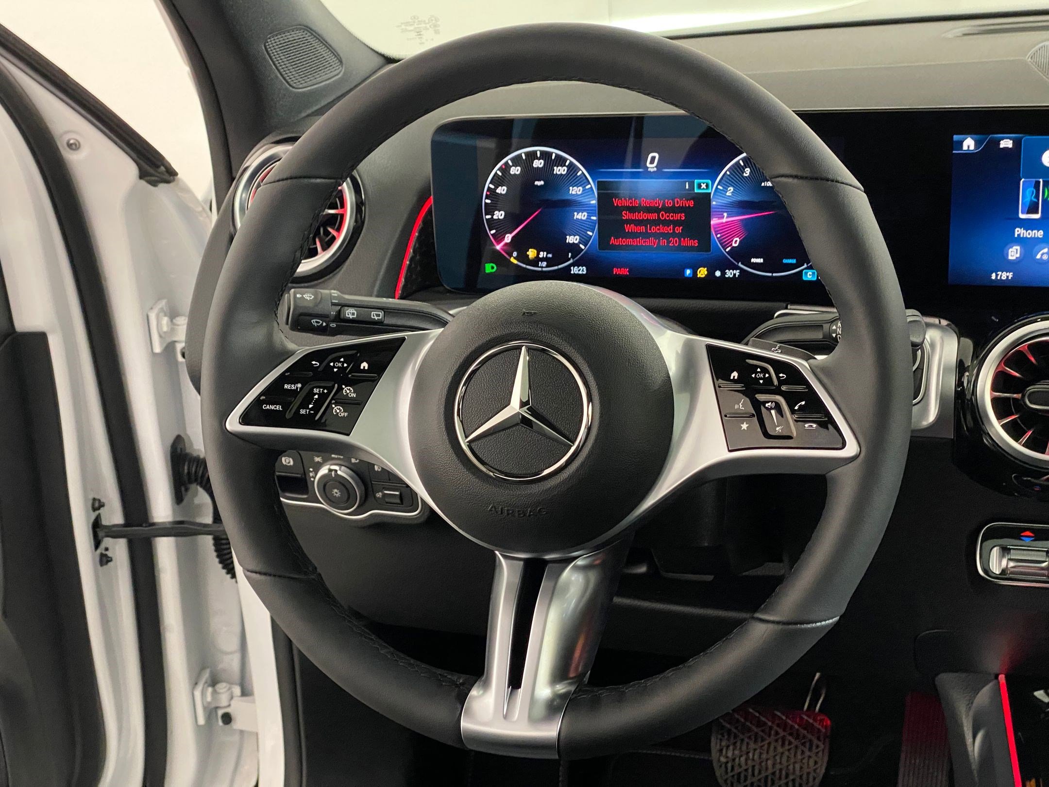 Used 2026 Mercedes-Benz GLB 250 4MATIC image 17