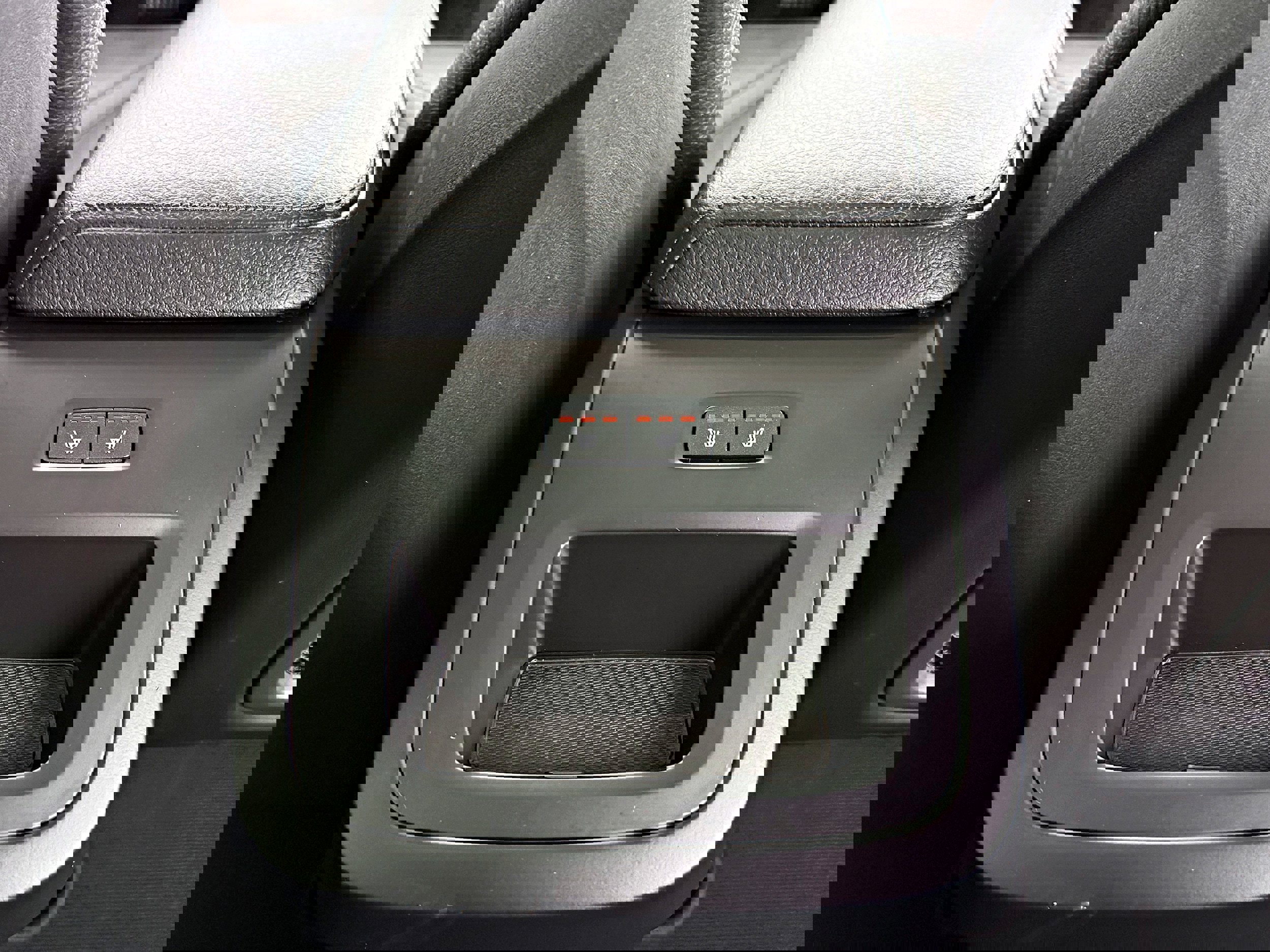 Used 2020 Volvo V60 T5 Cross Country image 34