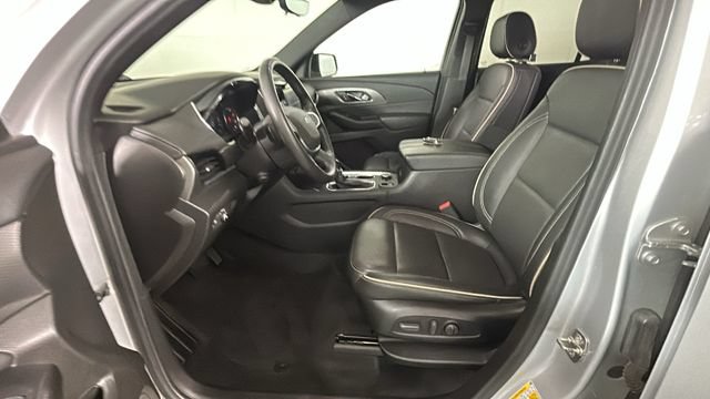 Used 2022 Chevrolet Traverse Premier w/ Redline Edition AWD/4WD image 11