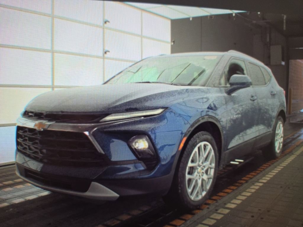 Used 2023 Chevrolet Blazer LT w/ Convenience Package image 2