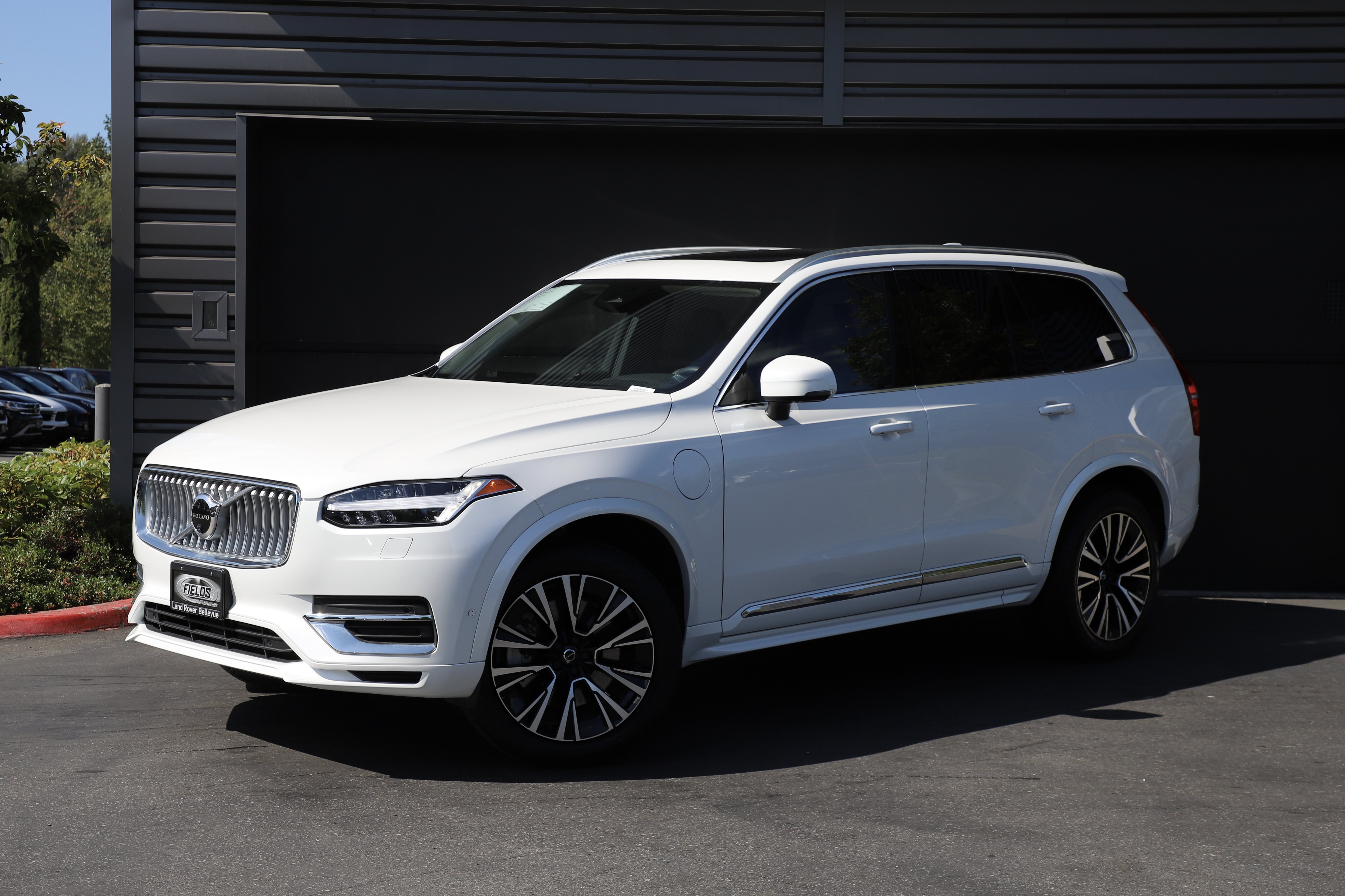Used 2023 Volvo XC90 T8 Plus AWD/4WD image 1