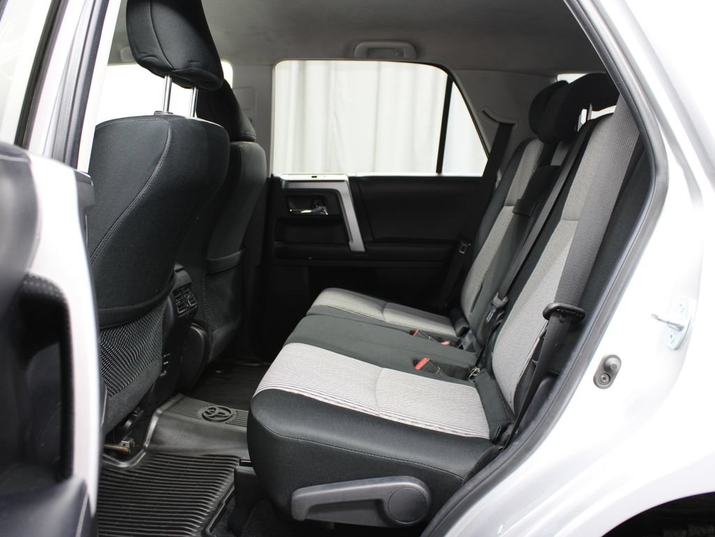Used 2017 Toyota 4Runner SR5 AWD/4WD image 15