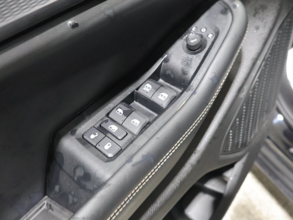 Used 2023 Jeep Grand Cherokee Altitude AWD/4WD image 15