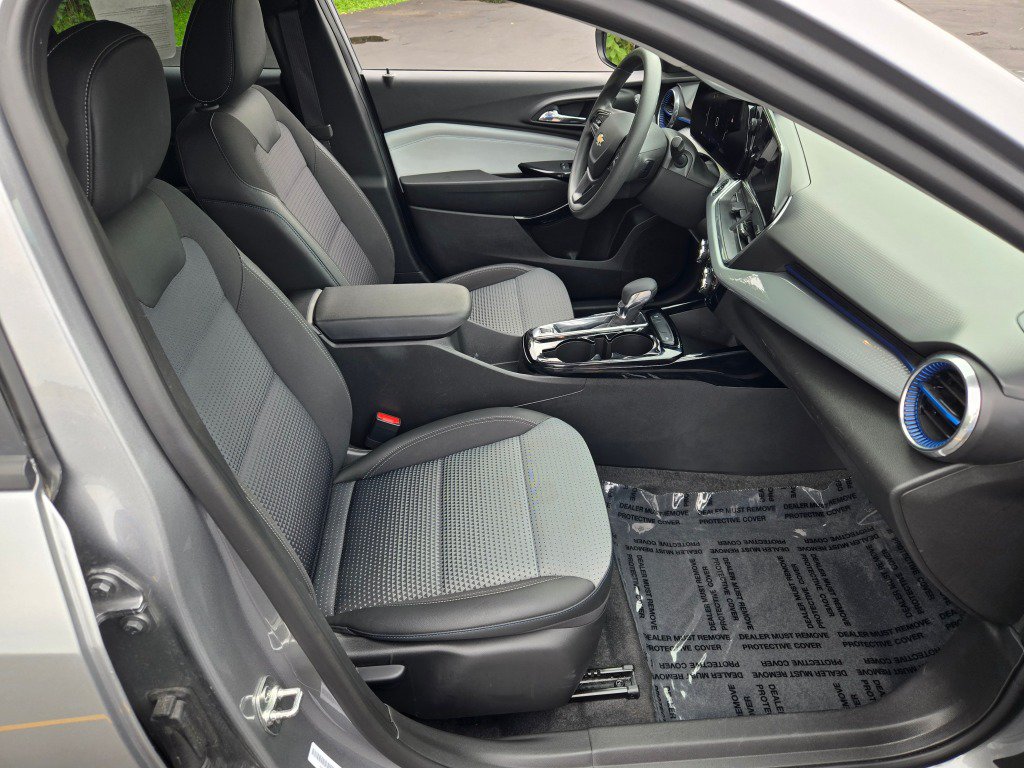 Certified 2025 Chevrolet Trax LT FWD image 7