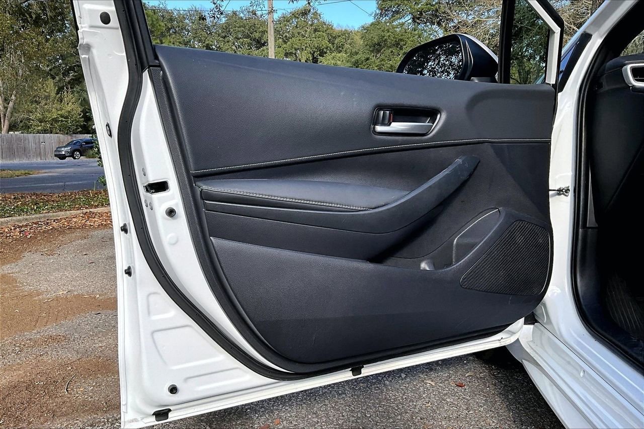 Used 2025 Toyota Corolla SE image 17