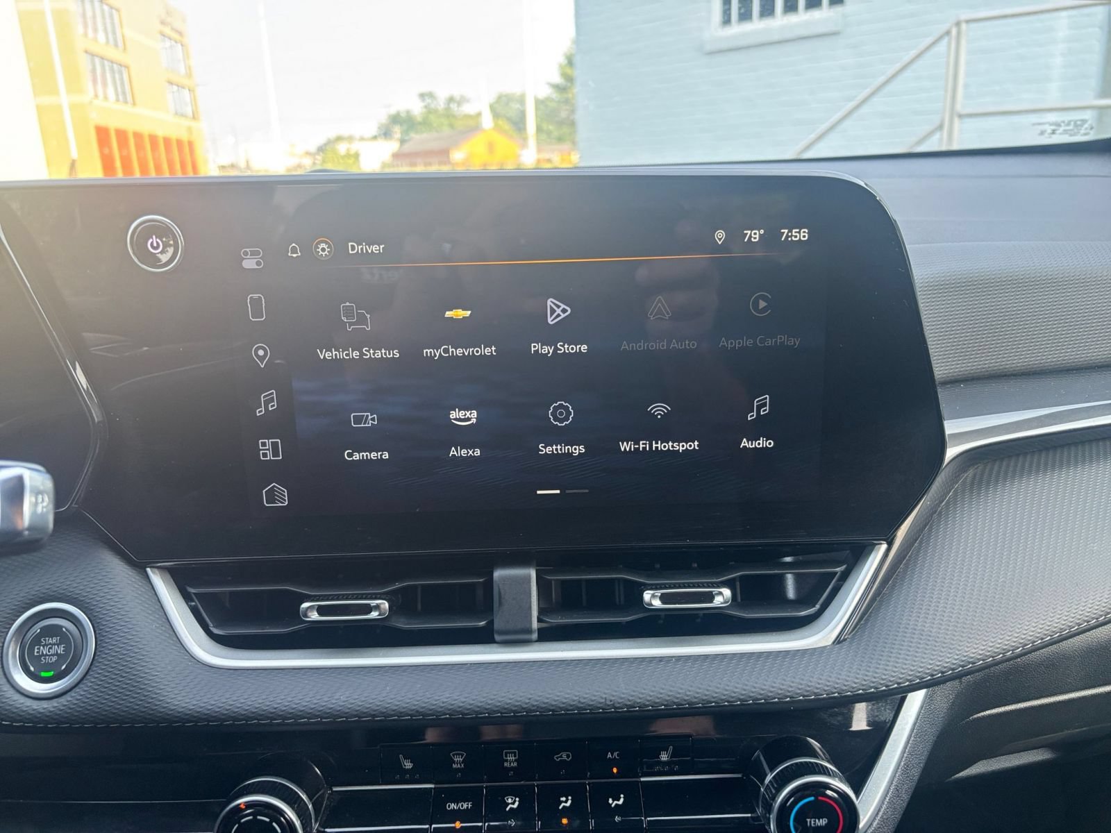 Used 2025 Chevrolet Equinox LT FWD image 19