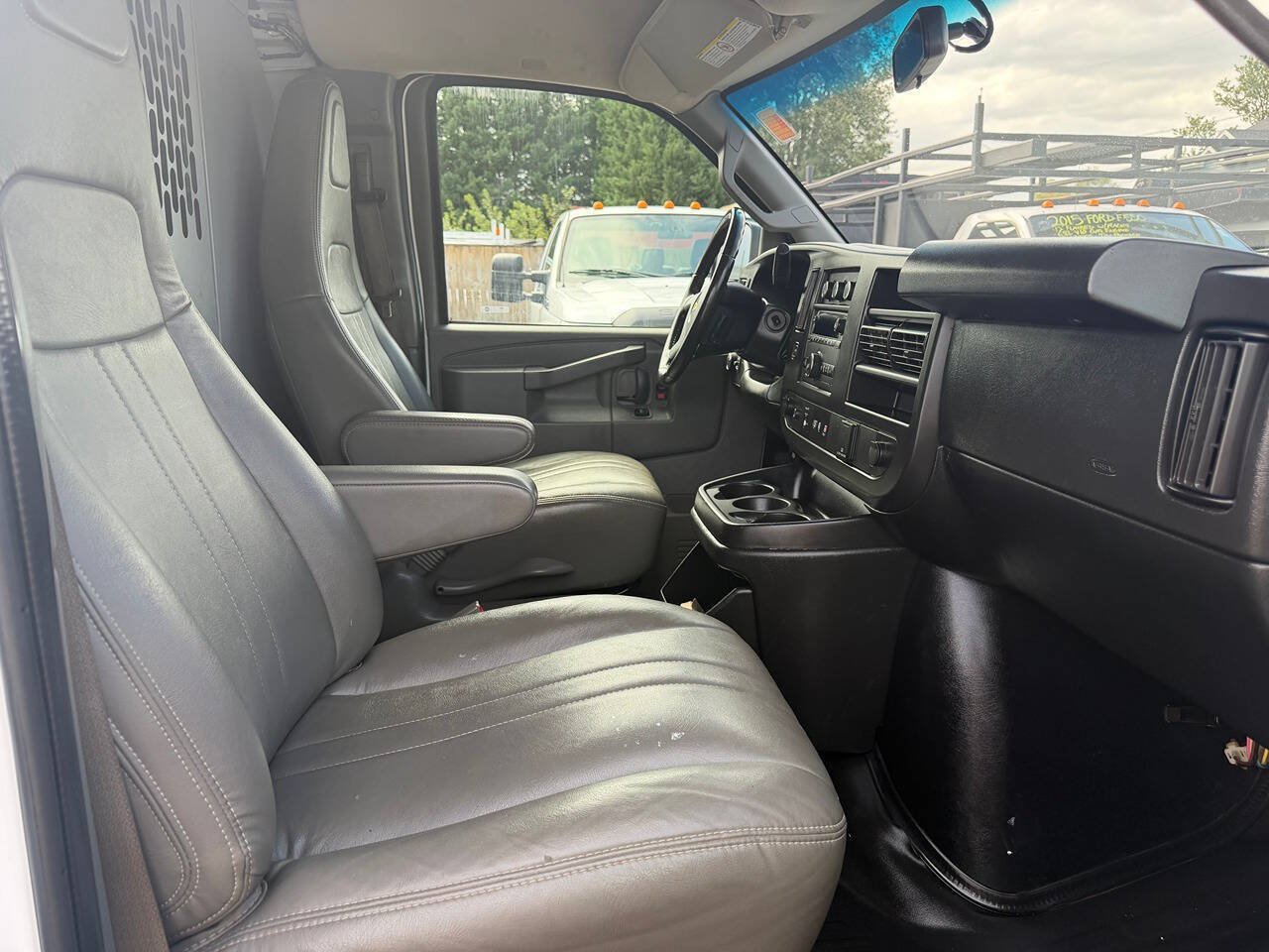 Used 2020 Chevrolet Express 2500 w/ Driver Convenience Package RWD image 19