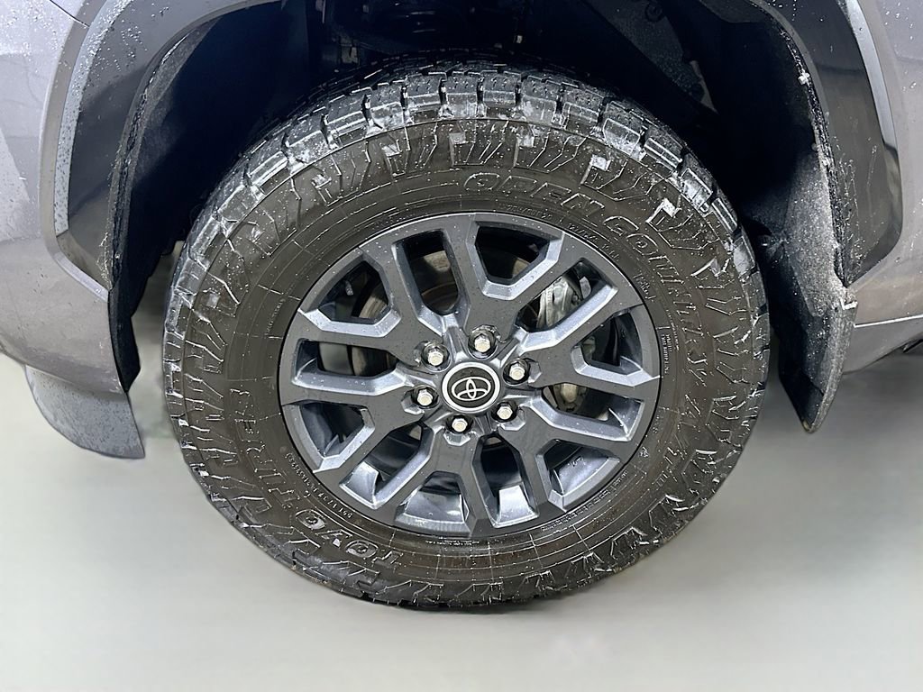 Used 2023 Toyota Sequoia Platinum AWD/4WD image 8